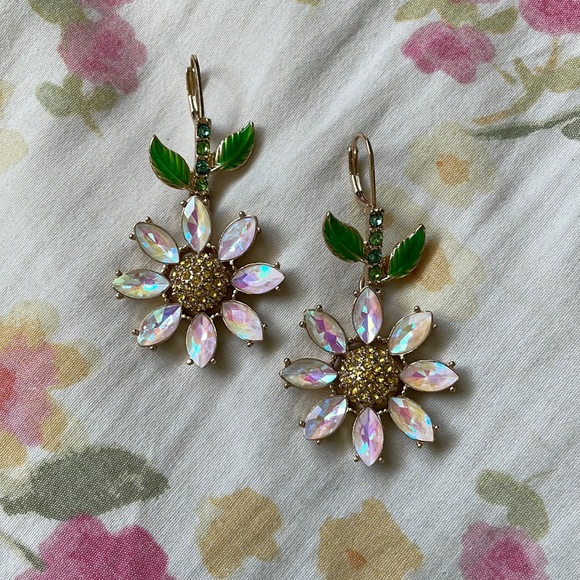Betsey Johnson Jewelry - Betsey Johnson Daisy Drop earrings
